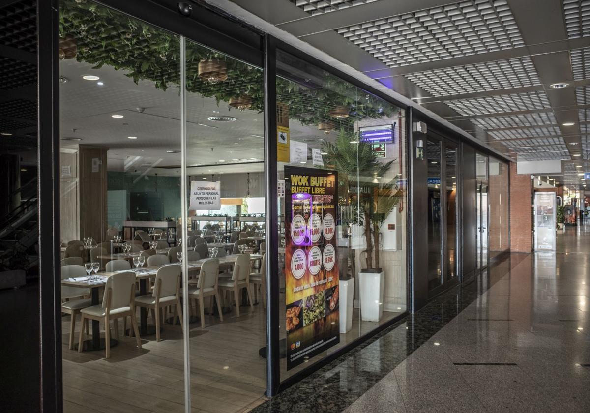 El Wok Buffet del Centro Comercial Conquistadores de Badajoz permanece cerrado de forma preventiva.