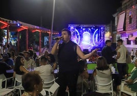 Actuación de la orquesta Tucán, en la localidad pacense de La Haba, en la noche del miércoles, durante sus fiestas patronales.