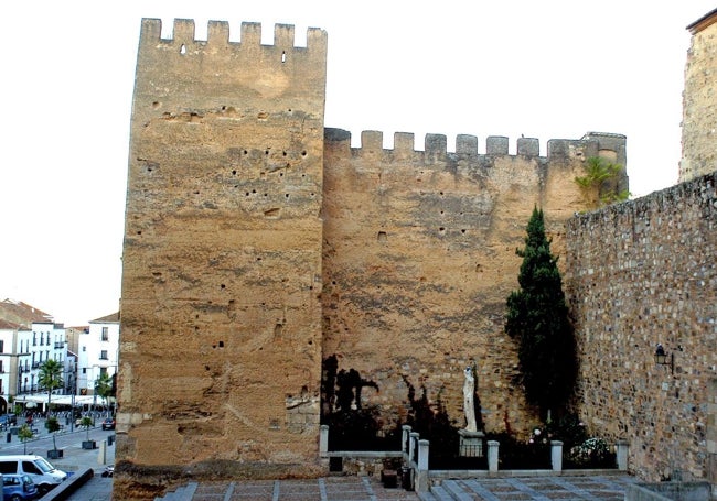 Torre de la Yerba, en la Plaza Mayor de Cáceres.