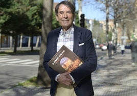 Feliciano Correa, en enero pasado, con su nuevo libro 'El clamor jerezano'.