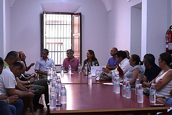 Pequeños municipios del entorno de Mérida y Don Benito estudian una estrategia común para acceder a fondos europeos