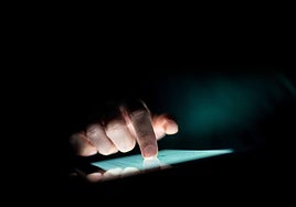 Los peligros de las WiFis públicas: Cómo proteger tus dispositivos estas vacaciones