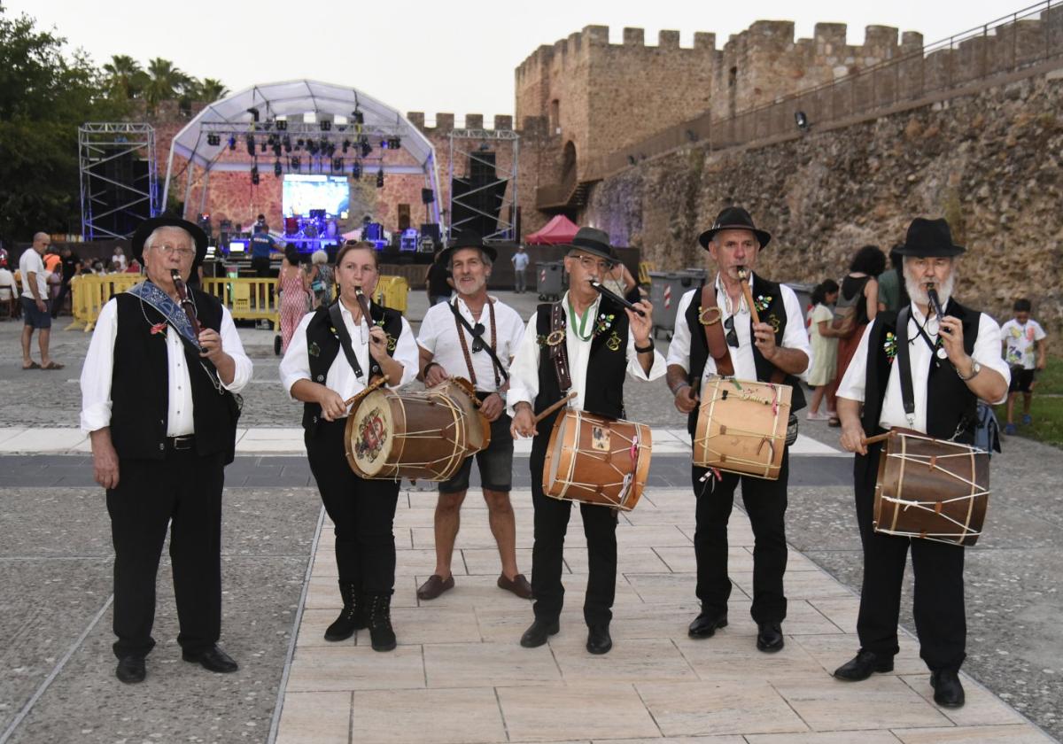 Los tamborileros deSantiago Béjarvolverán a protagonizarlos pasacalles.