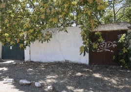 Exterior del inmueble municipal okupado, en las traseras del Espacio para la Creación Joven.