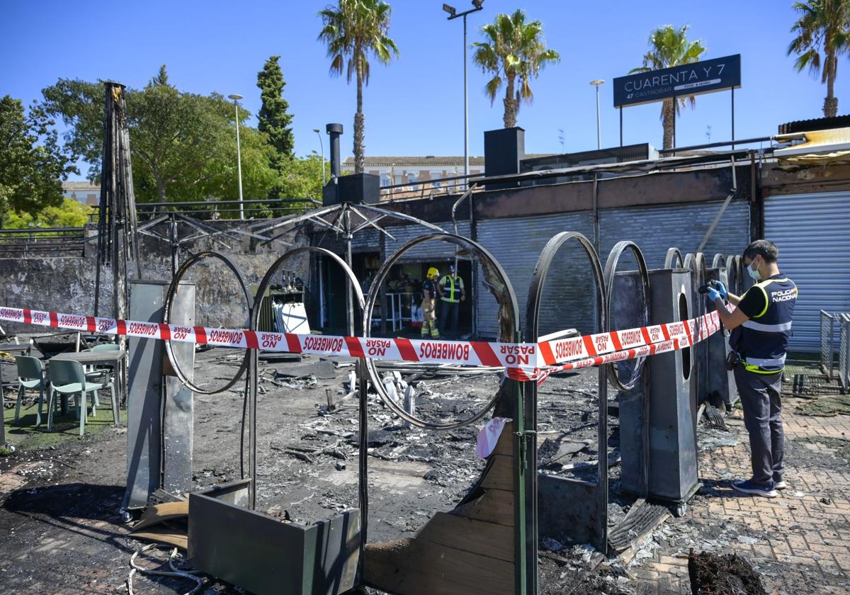 Fotos | Así ha quedado la terraza del bar del río Guadiana en Badajoz