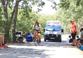 Muchos aficionados a las bicis han aprovechado la llegada de La Vuelta para subir el Pico Villuercas