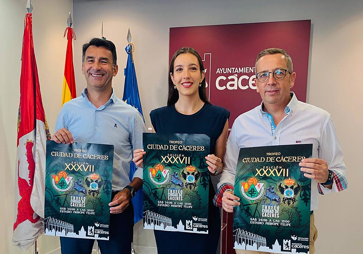 Presentación del trofeo este miércoles en Cáceres.