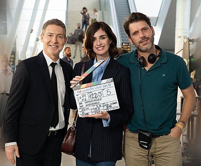 El director Santiago Requejo, a la derecha, junto a Paz Vega y Adrián Suar, durante el rodaje.