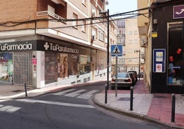 Cruce entre la avenida de la Vera y la calle San Roque.