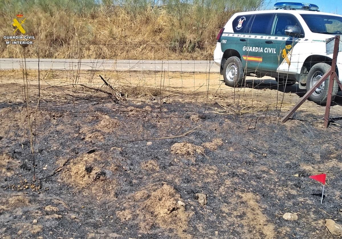 Investigan a un vecino de Zafra por un incendio «con llama directa» en Burguillos