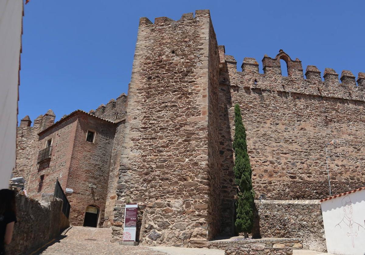 Este castillo medieval llegó a ser colegio e incluso cárcel durante la Guerra Civil.