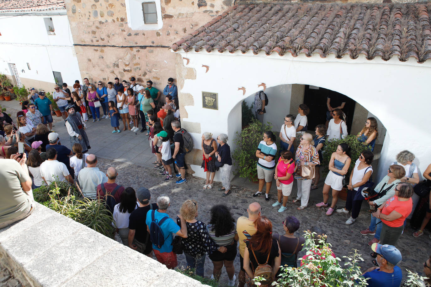 Así ha sido la ruta judía en Cáceres, en imágenes