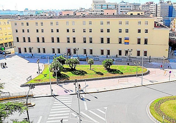 El Hospital Provincial tiene cuatro plantas, que quedarán completas con la nueva apuesta de la Diputación de Badajoz.