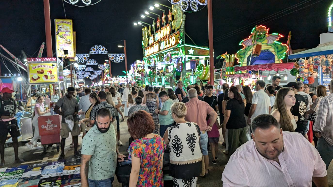 El ferial de Don Benito se enciende para despedir el verano