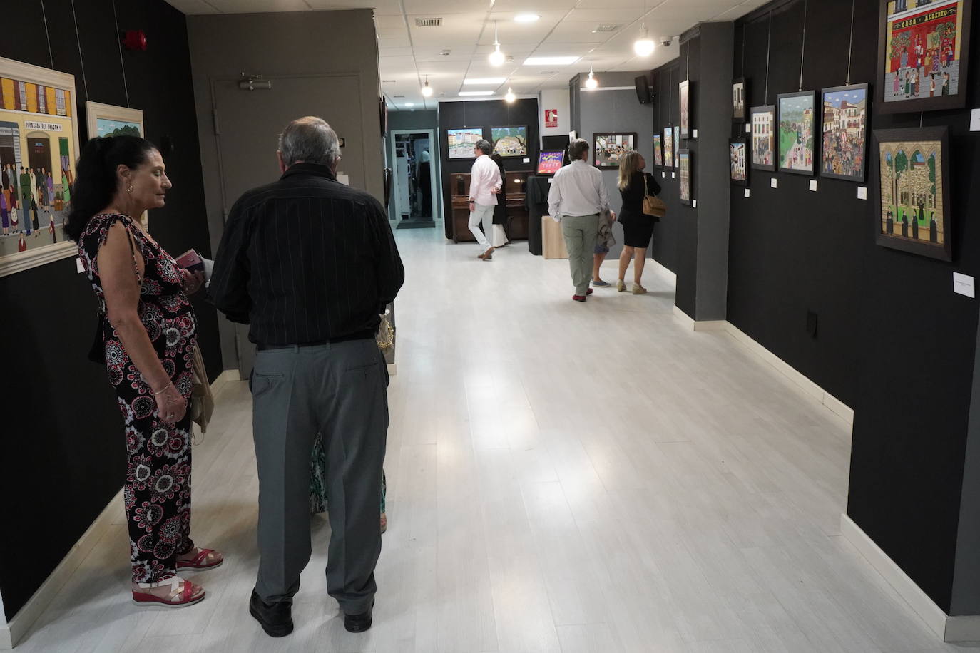 Las calles repletas en la Noche en Blanco de Badajoz | Fotos