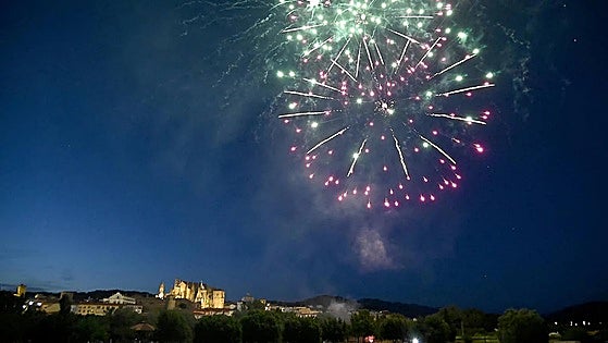 El pleno aprueba que la feria de junio de Plasencia mantenga los dos días festivos
