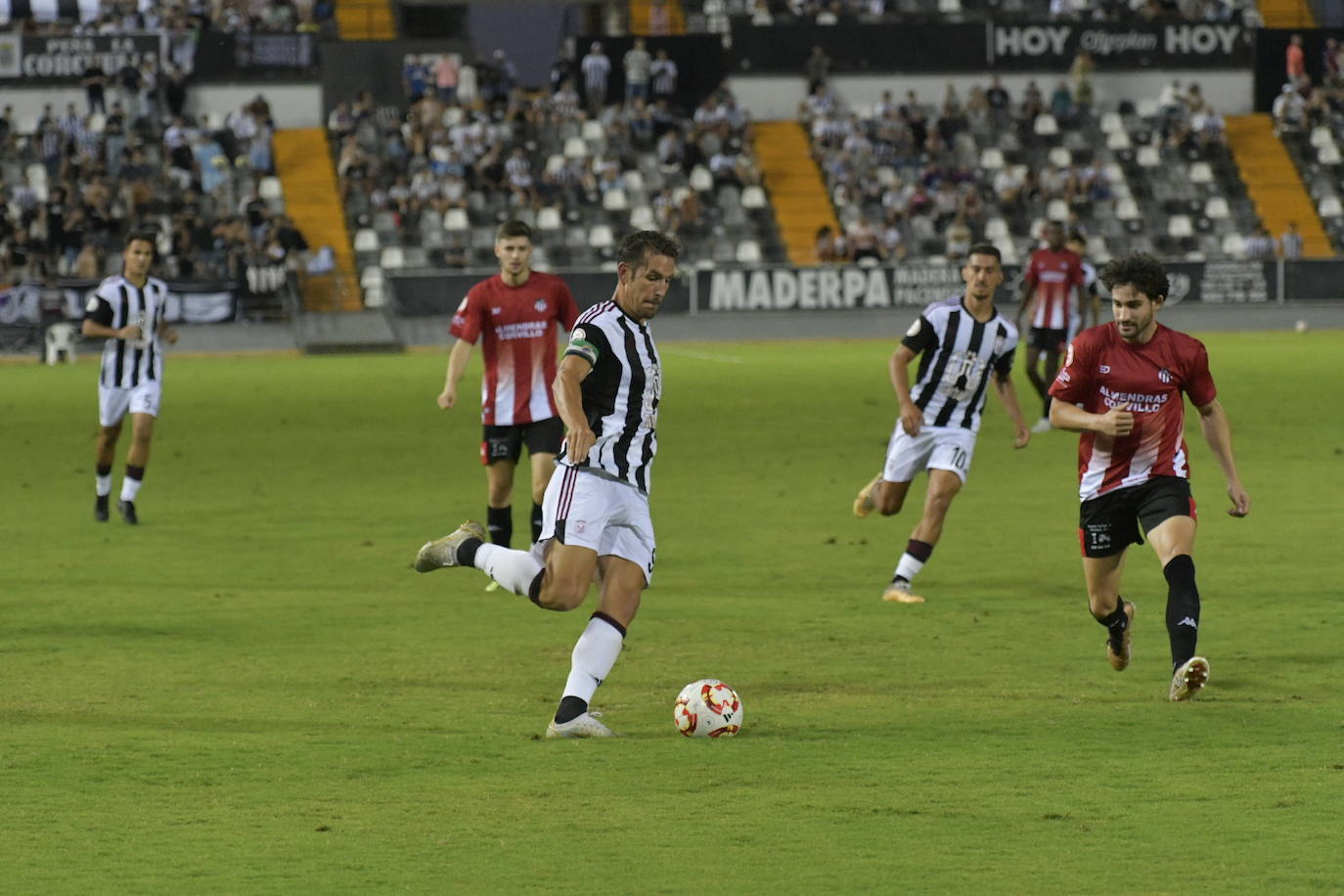 El partido del Badajoz contra Azuaga, en imágenes (I)