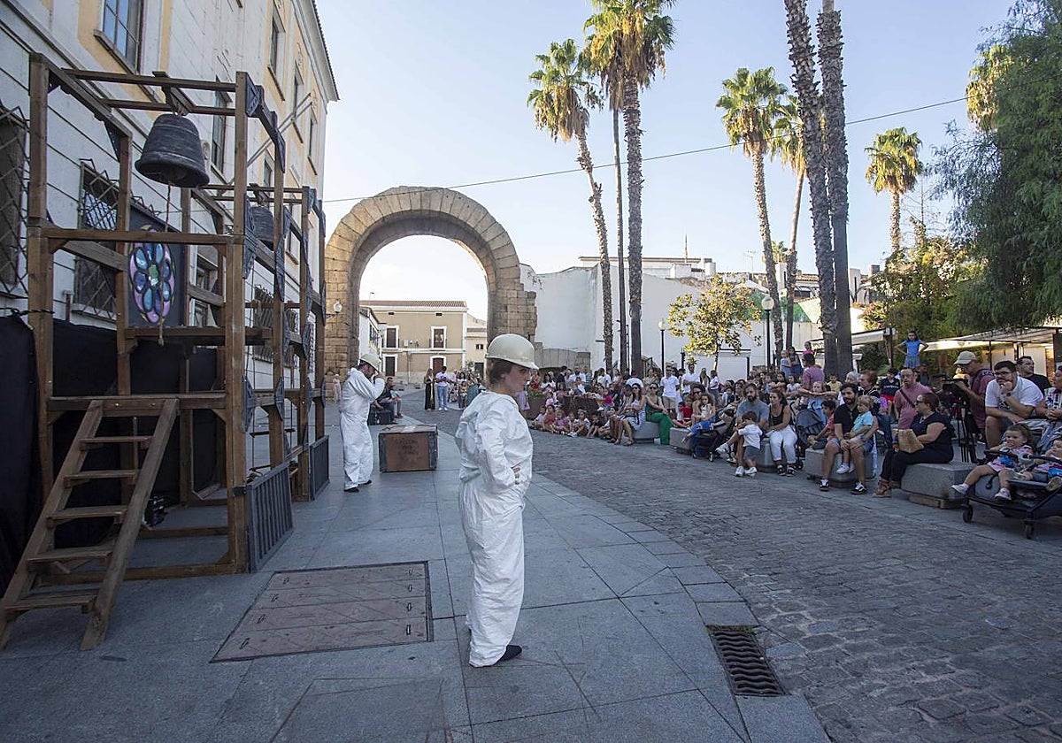 Obra de teatro que tuvo lugar junto al Arco de Trajano.