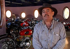 Juan Gil Moreno, en el museo que abrió en octubre de 1998.