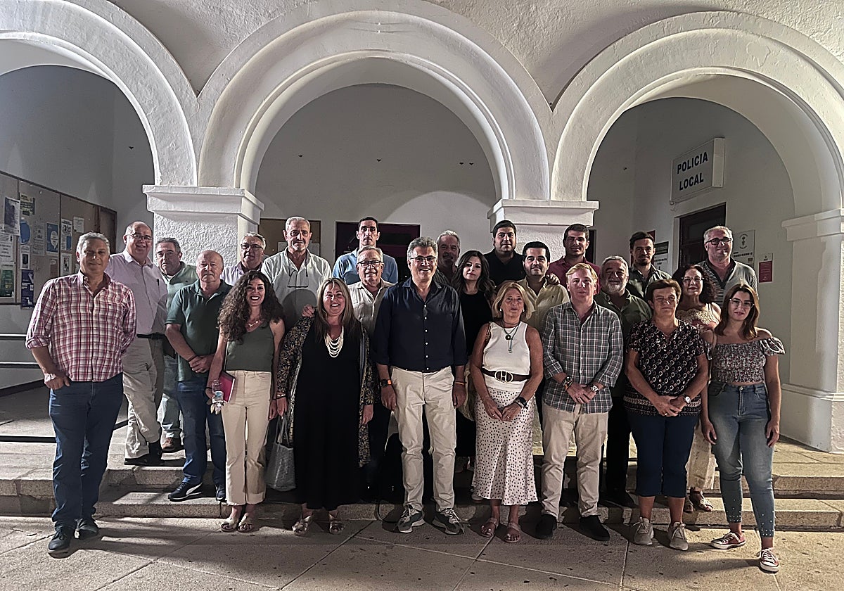 Miembros del PP reunidos con alcaldes de la Campiña Sur.