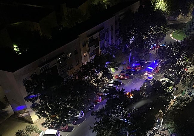 Los servicios de emergencias en la avenida de la Bondad.