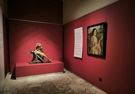 La Virgen de las Angustias junto a 'Mocita con manzana', de Eugenio Hermoso.