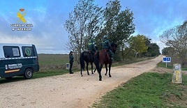 La Guardia Civil, a caballo.