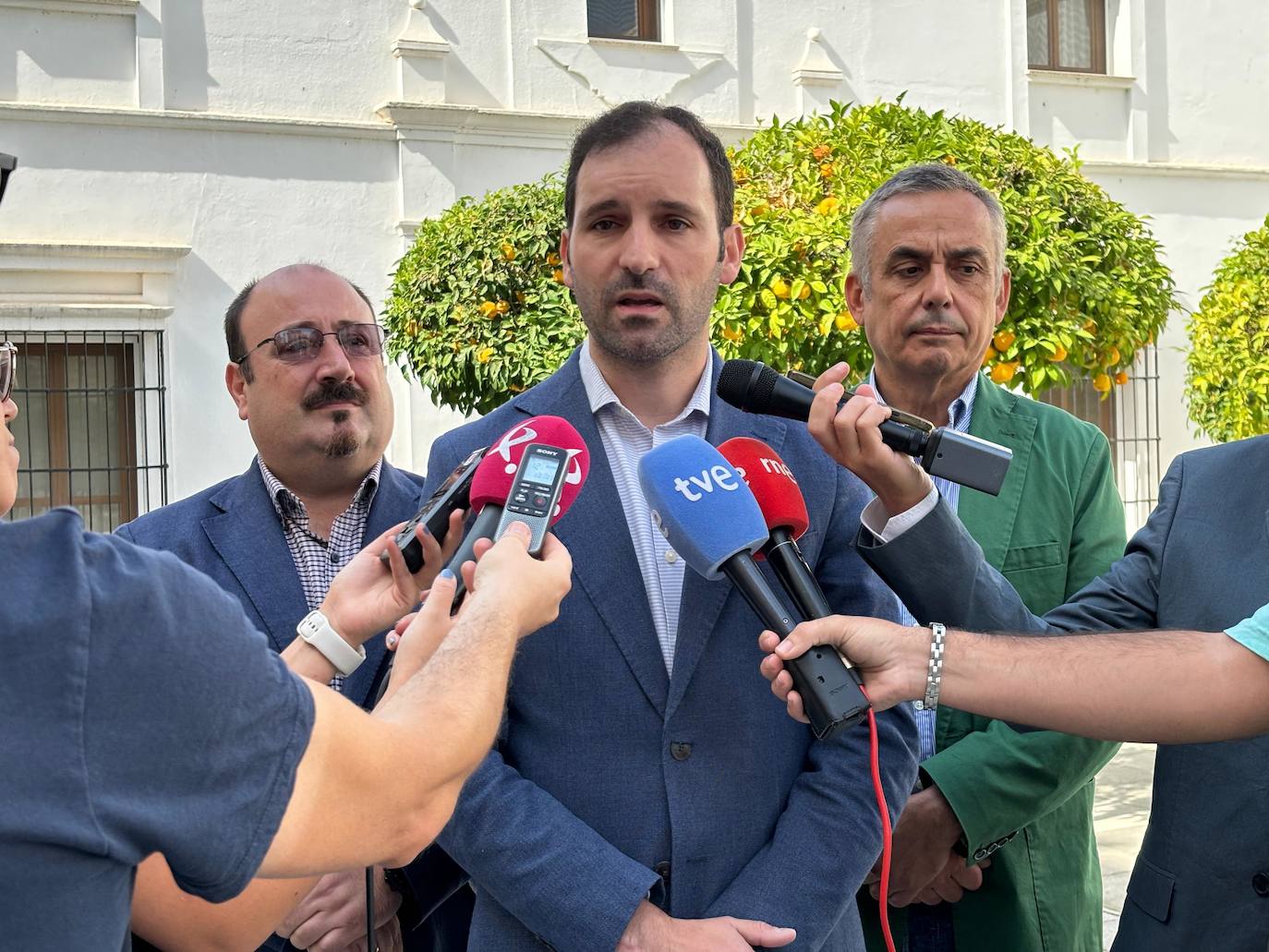 El diputado del grupo parlamentario Vox Extremadura, Álvaro Sánchez-Ocaña.