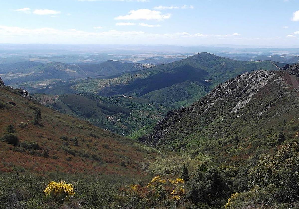 Extremadura invita al viajero a disfrutar del otoño con inigualables paisajes en plena naturaleza.