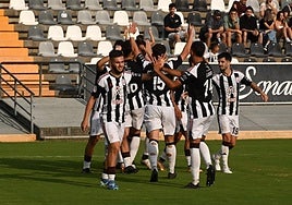 La victoria del Badajoz al Llerenense, en imágenes