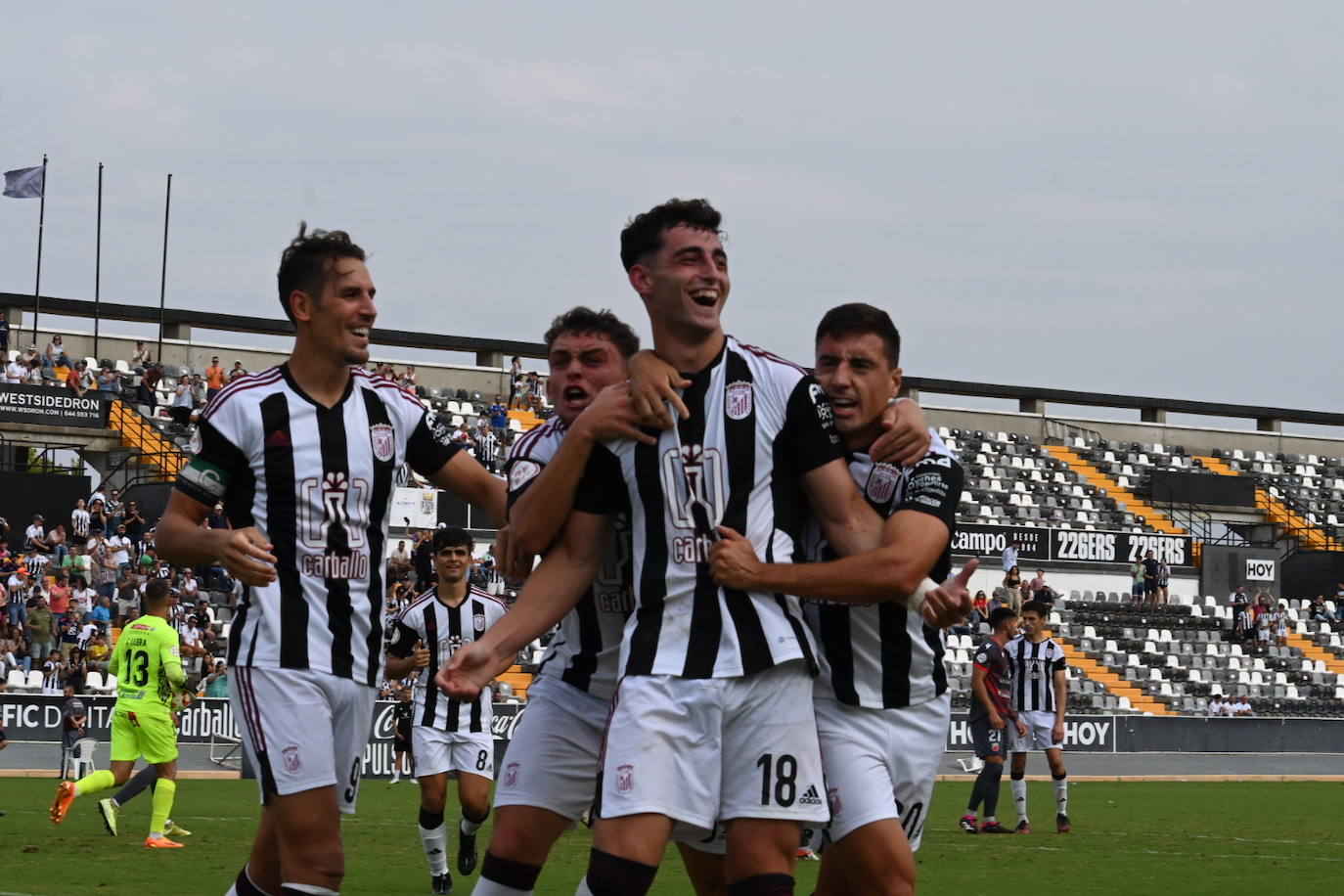 La victoria del Badajoz al Llerenense, en imágenes