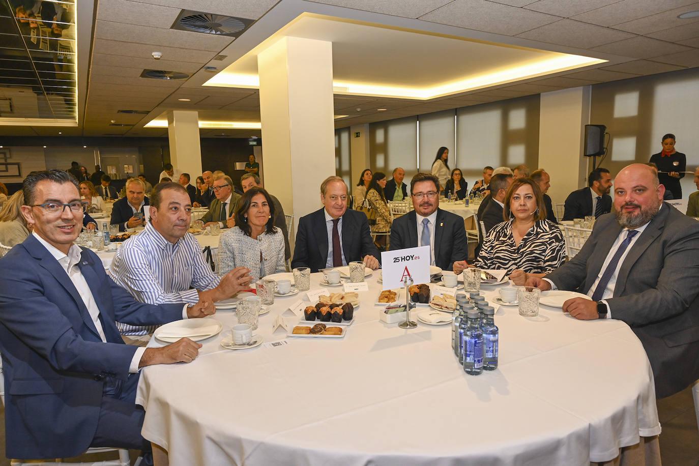 Joaquín Segovia, Guillermo Fernández Vara, María Jesús Almanzor, Álvaro Rodríguez Guitart, Guillermo Santamaría, Mar Domínguez y Manuel Naharro.