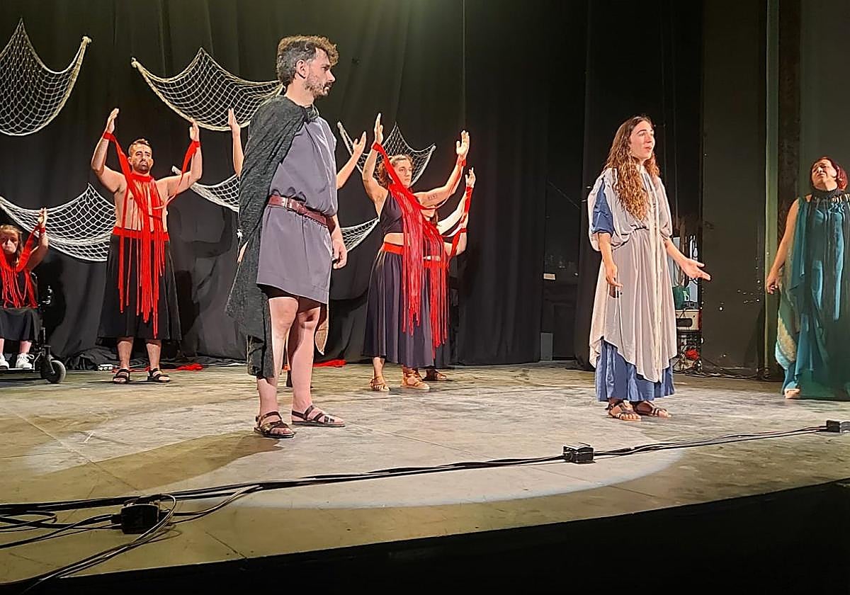 Representación teatral de Skene.