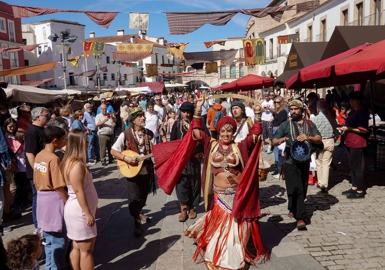 La danza árabe es uno de los atractivos de la fiesta.