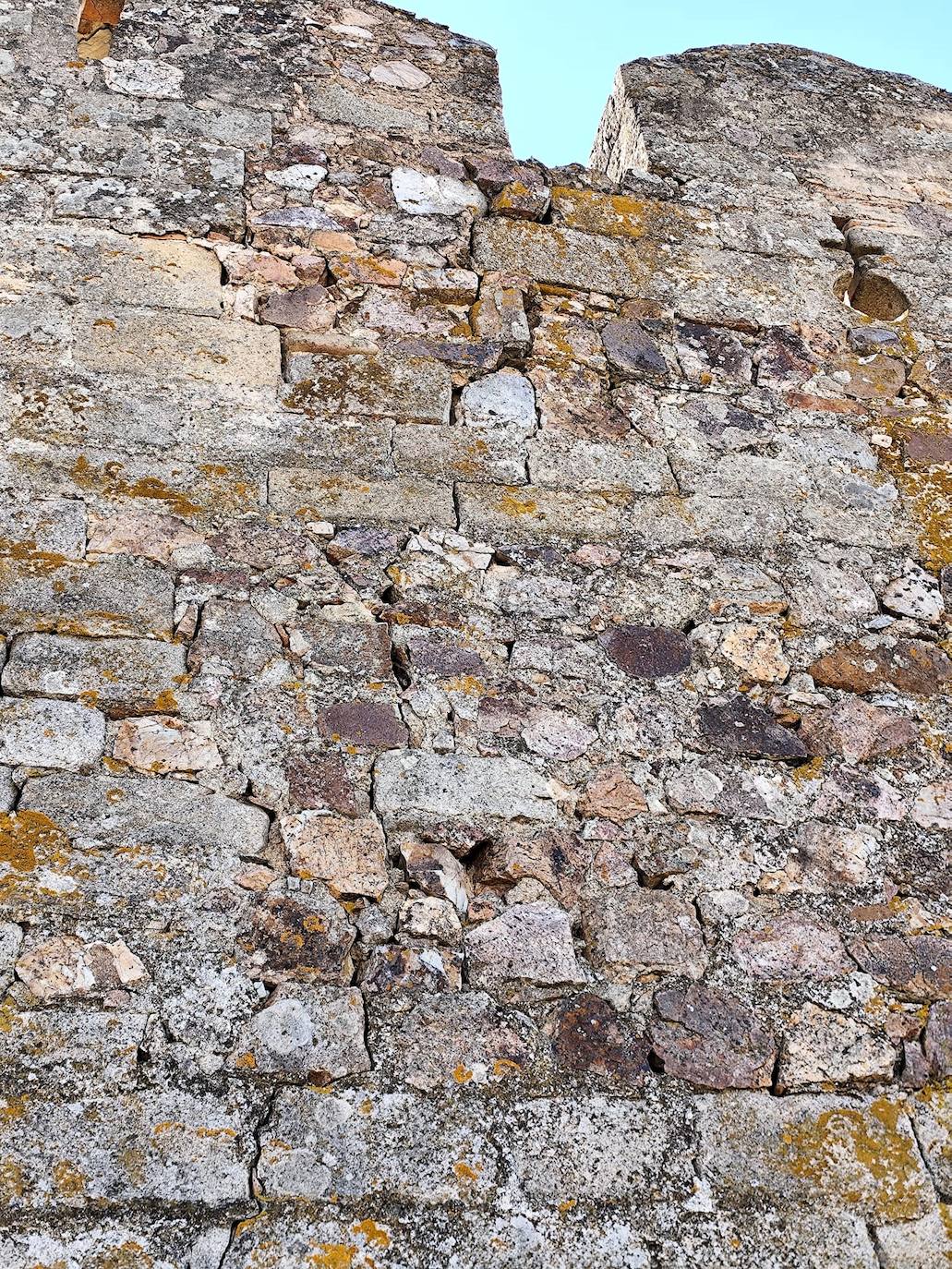 Durante la ruta se mostraron los desperfectos que presenta el castillo