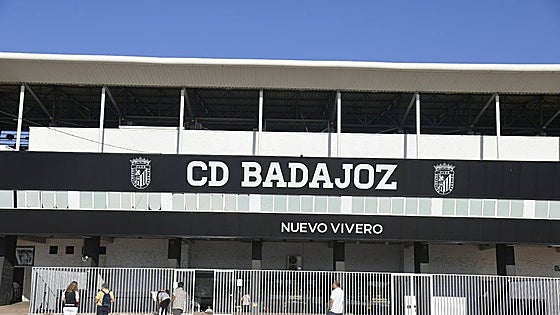 El Badajoz solicita un aplazamiento del pago de la compra a Parra