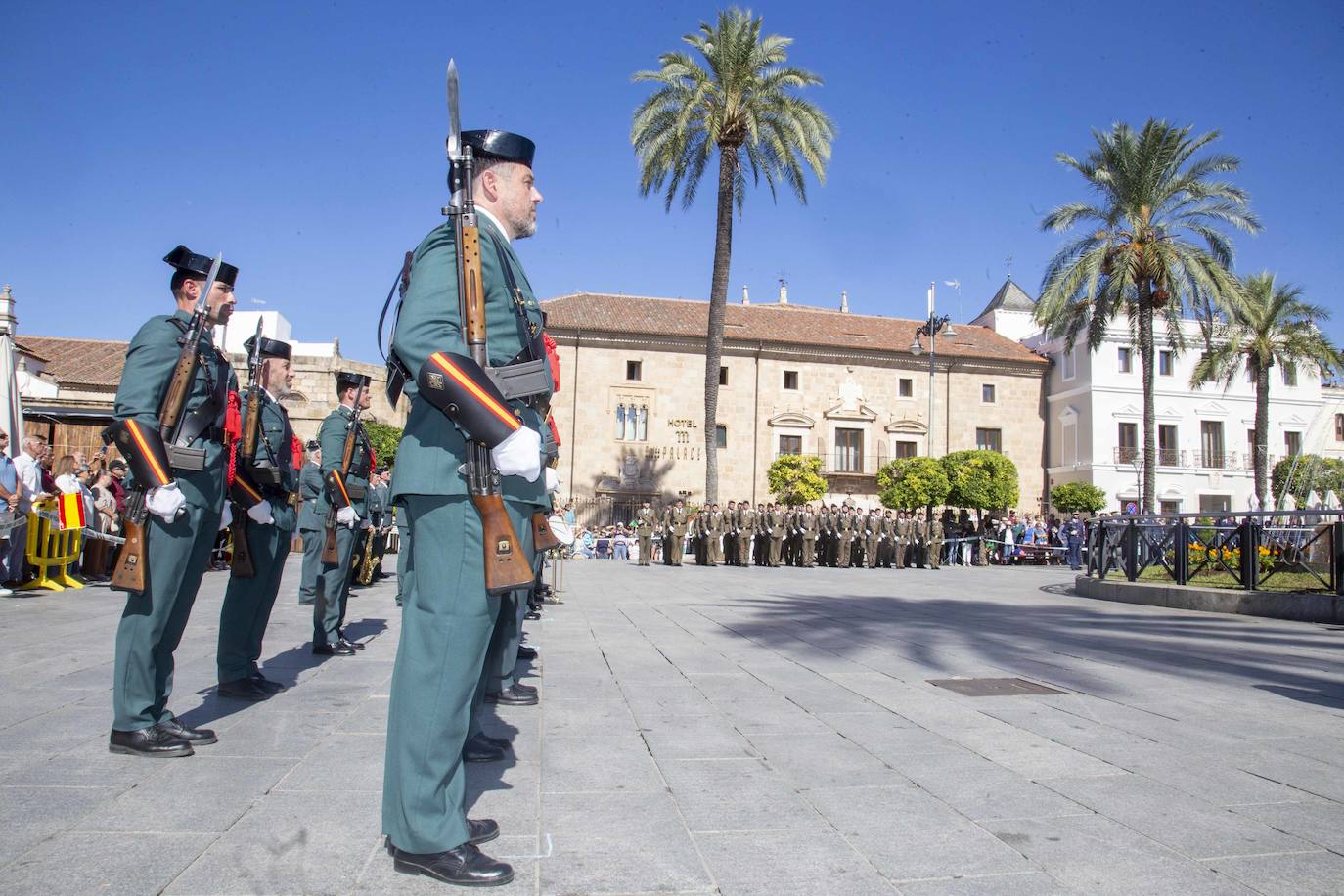 La semana de la Guardia Civil comienza con el izado de la bandera