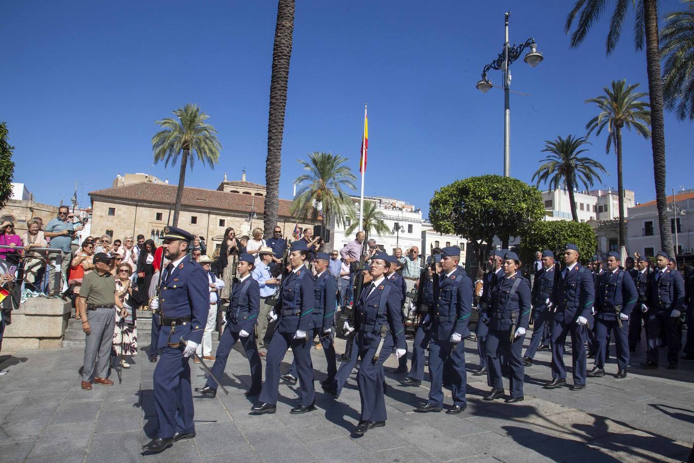 La semana de la Guardia Civil comienza con el izado de la bandera