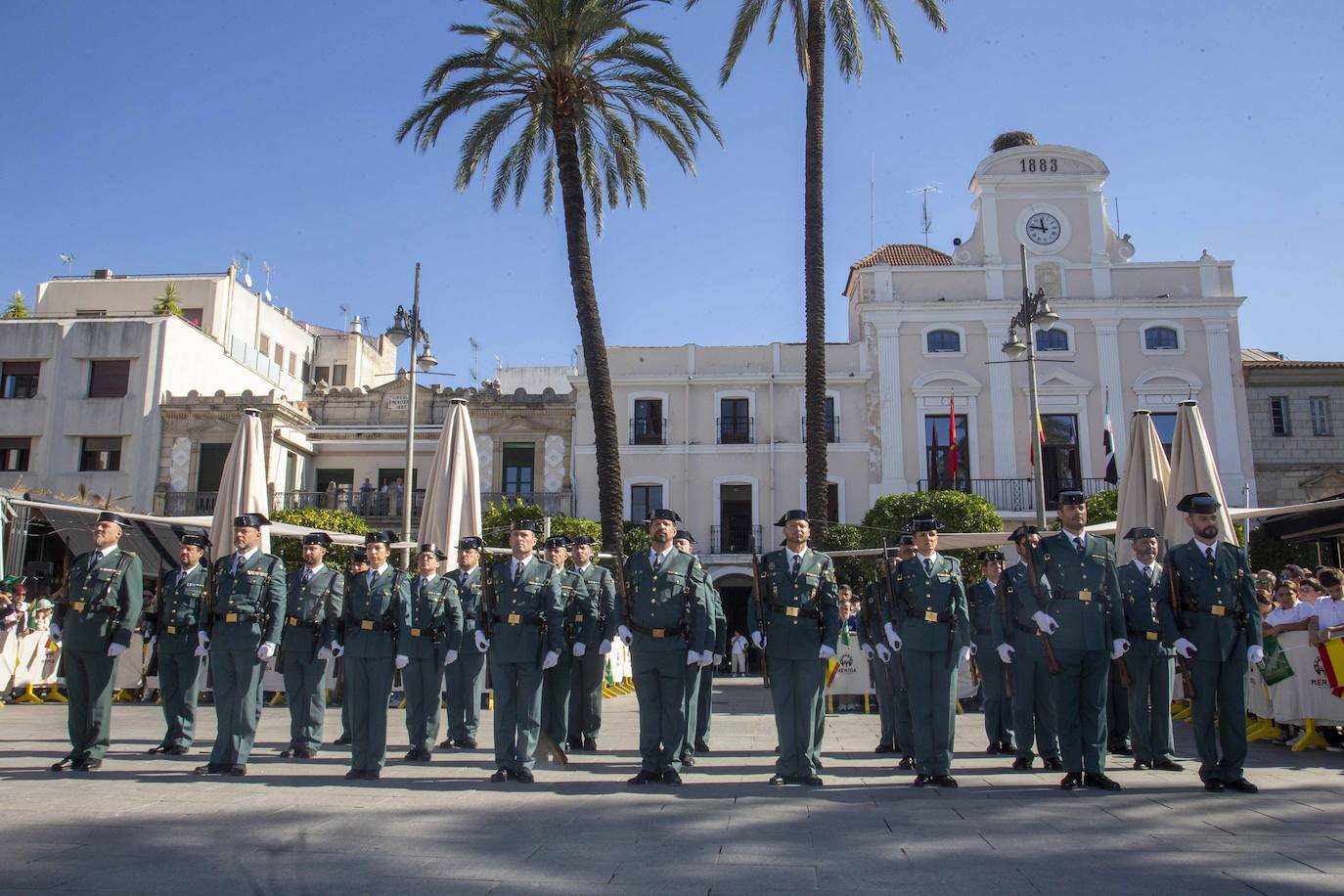 La semana de la Guardia Civil comienza con el izado de la bandera