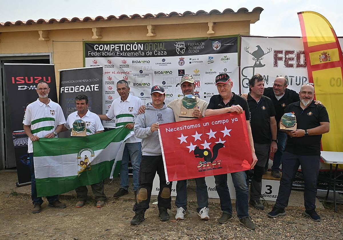 Imagen principal - Éxito de los tiradores extremeños en el V Campeonato de España de Field Target 2024