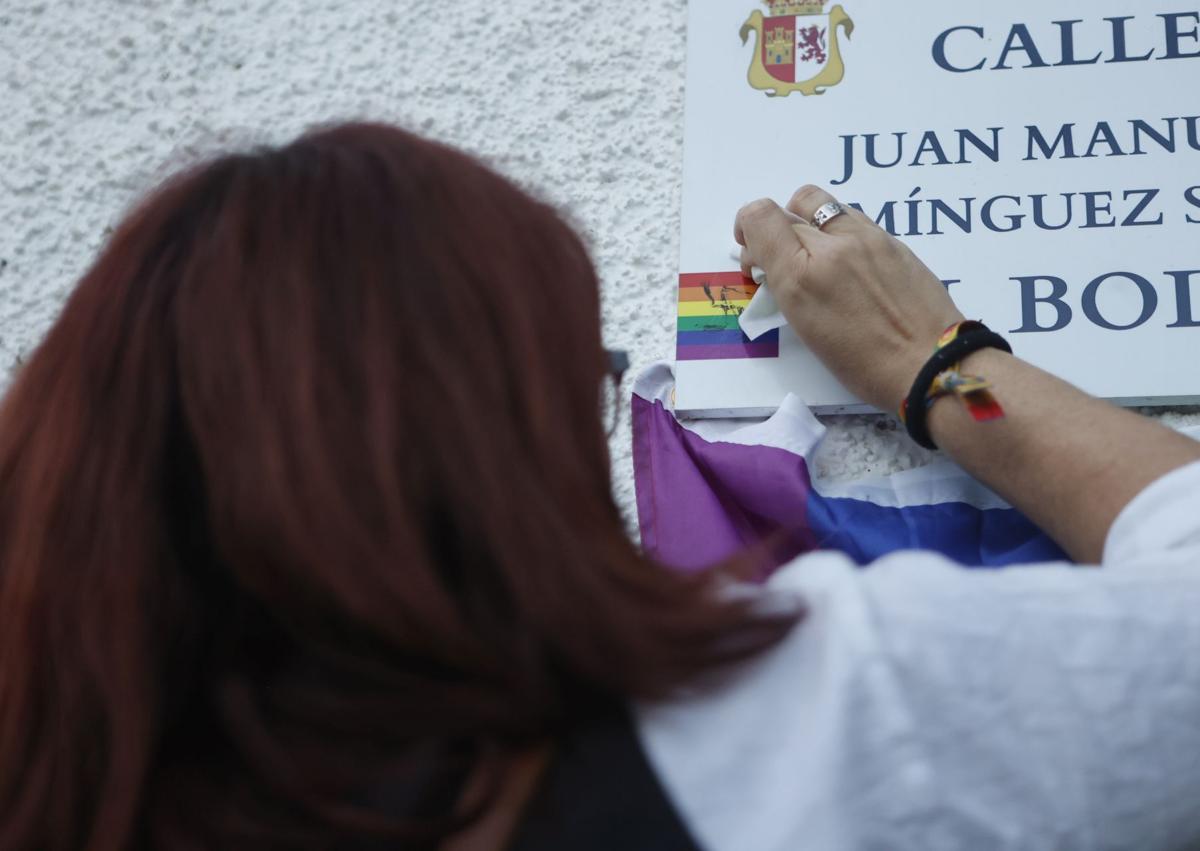 Imagen secundaria 1 - El cacereño barrio de San Blas reivindica el espíritu libre y el legado inconformista de &#039;El Bola&#039;