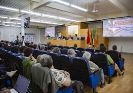 Charla sobre seguridad e inteligencia artificial en el Centro Universitario de Mérida.