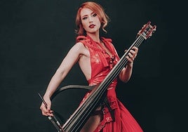 Ava Phoenix nació en Badajoz en 1988.