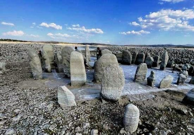 Dolmen del Guadalperal, sumergido en el embalse de Alcántara.