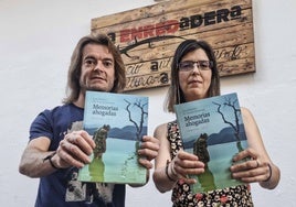 Jairo Marcos y María Ángeles Fernández, en la presentación de su libro en Mérida el pasado día 30.