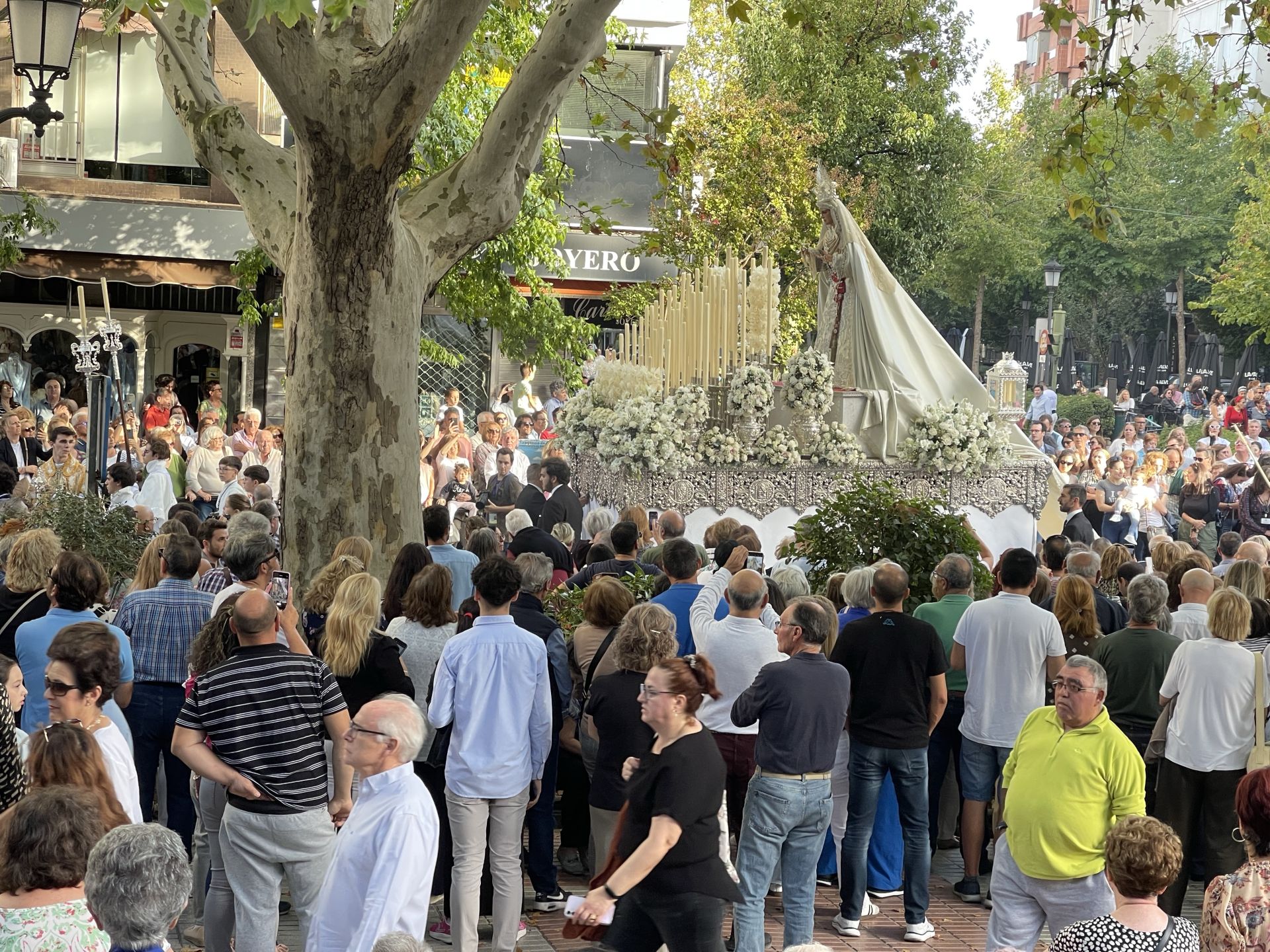 Procesión magna mariana en Cáceres, en imágenes (I)