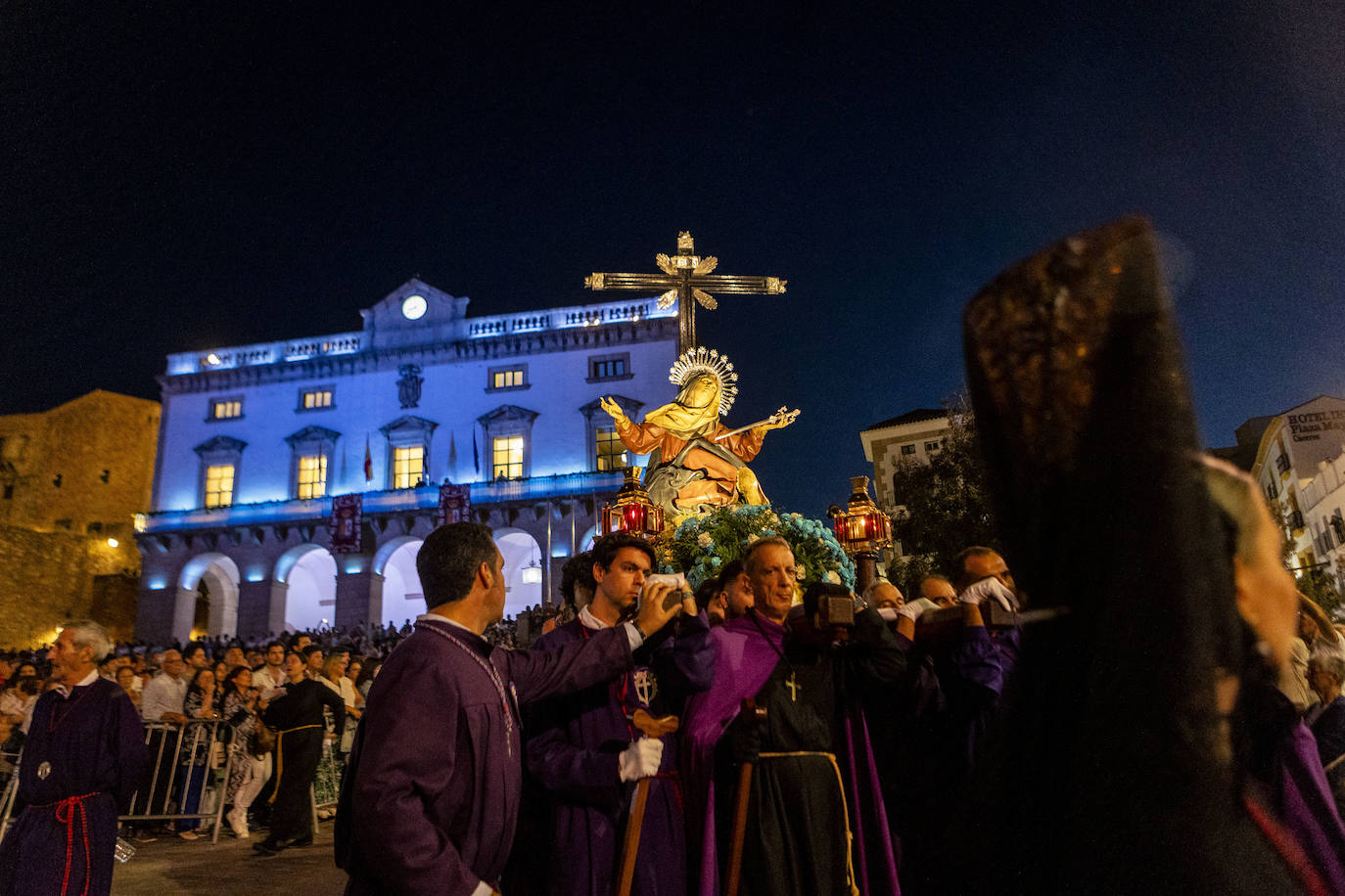 Procesión magna mariana en Cáceres, en imágenes (II)