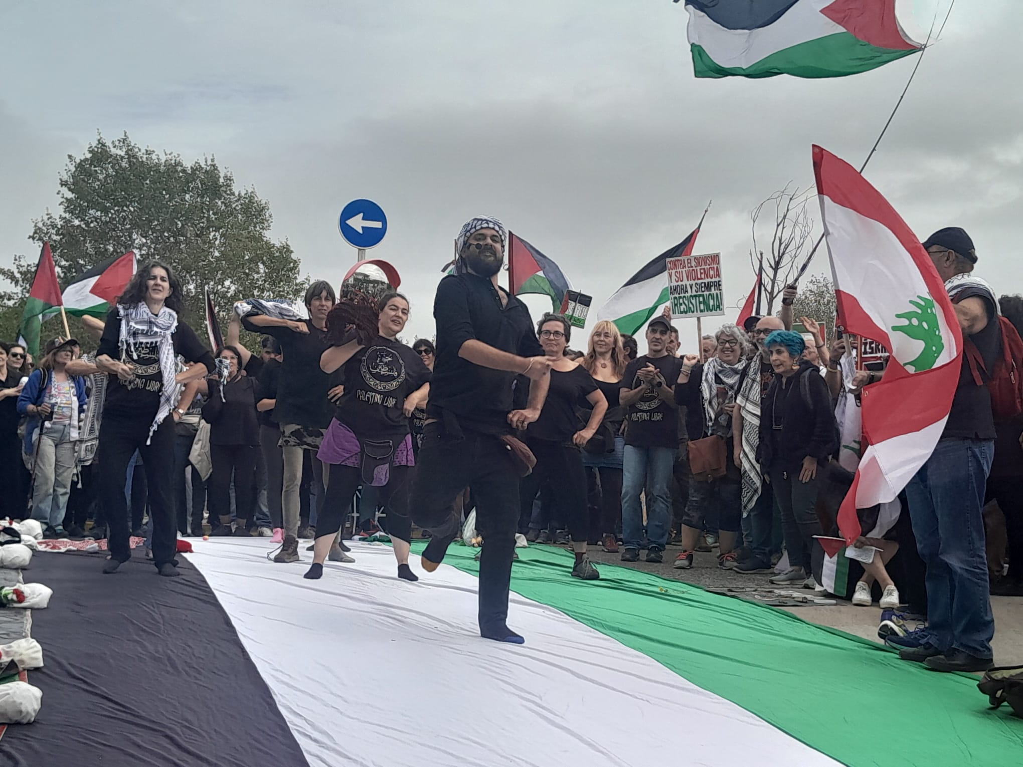 Fotos | Así ha sido la protesta en Navalmoral contra las armas y el «genocidio» en Palestina