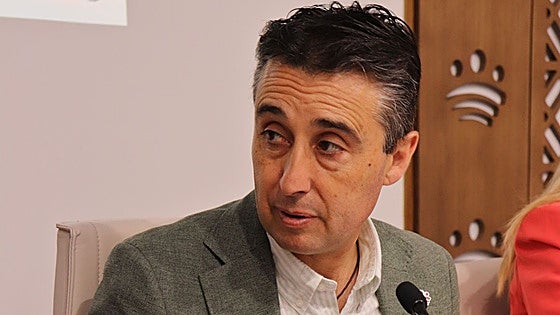 Alcalde de Puebla de la Calzada: «Entre las prioridades de los vecinos no está el proyecto de fusión con Montijo»