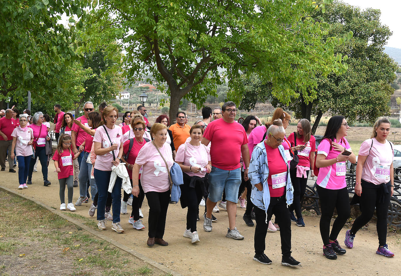 La marcha rosa de Plasencia, en imágenes